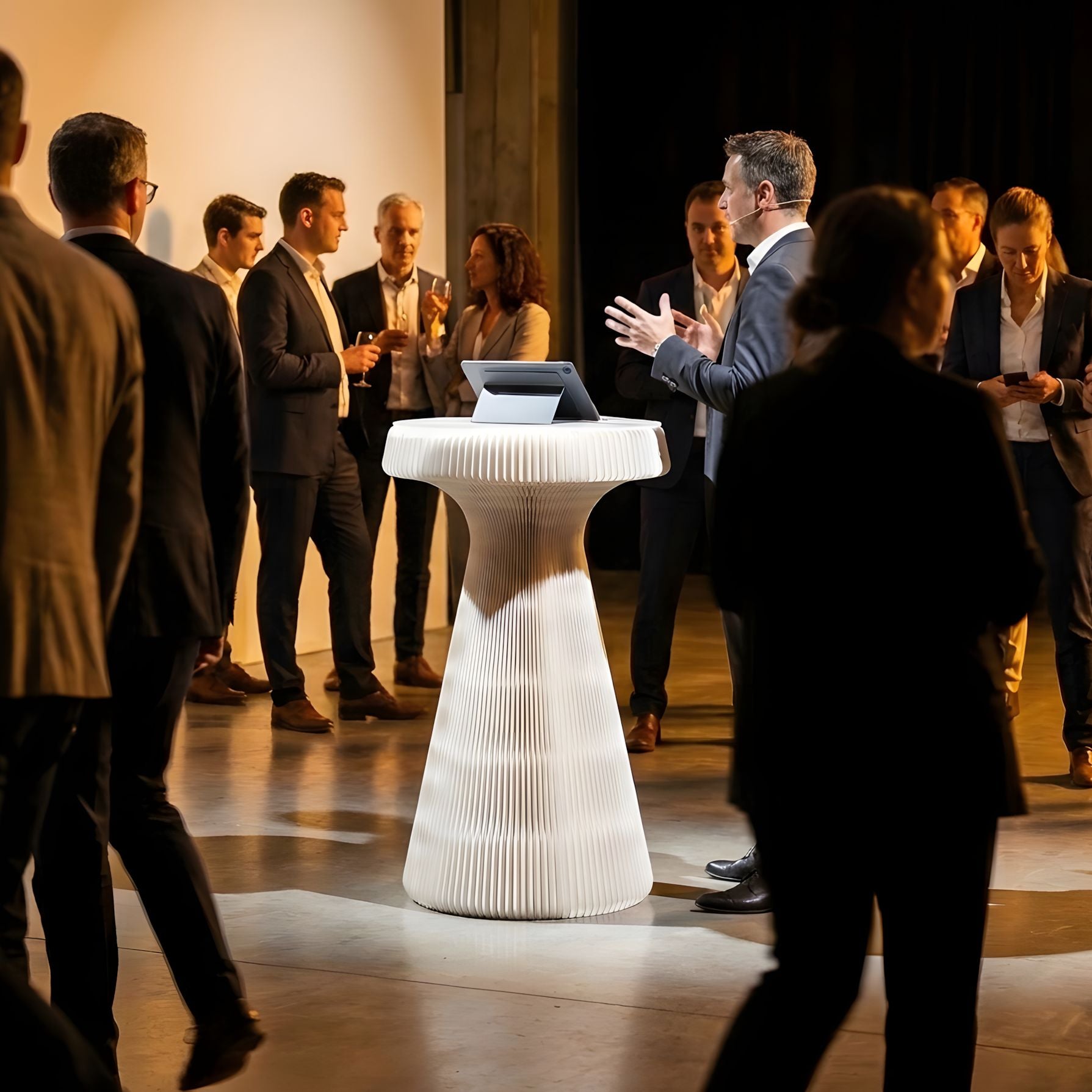 Paul, Maxi high table