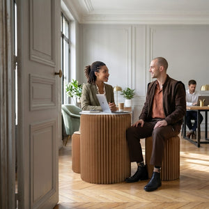 Table ronde pliable, Anne